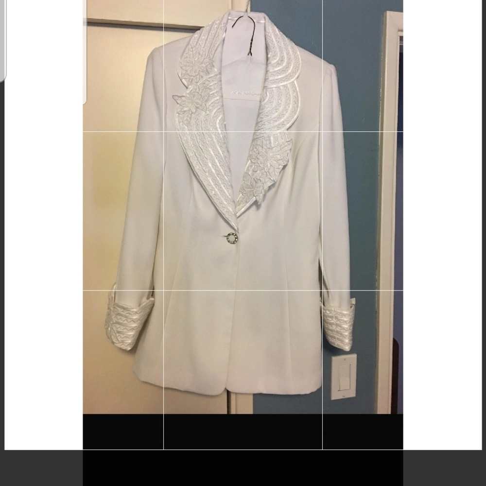 Short skirt with jacket - Picture 3 of 3